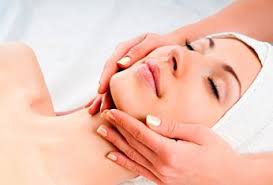 kogda-stoit-zapisatsya-na-massazh-lica